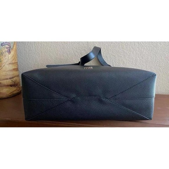 Michael Kors - Picture 3 of 4